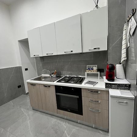 Dg Lovely Home เนเปิลส์ ภายนอก รูปภาพ
