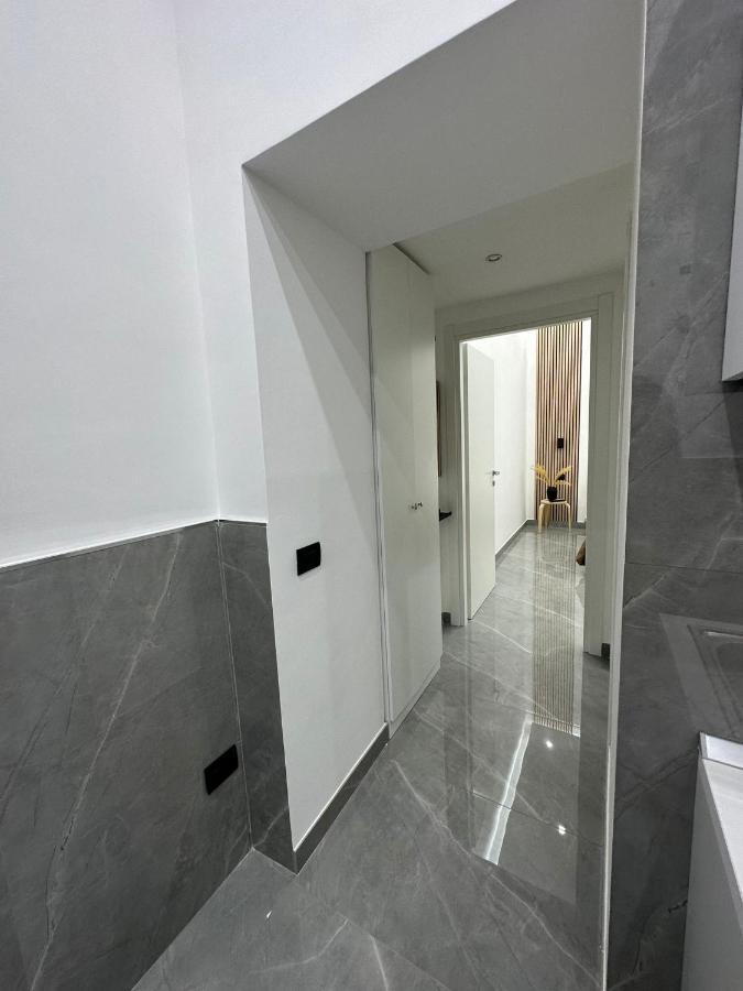 Dg Lovely Home เนเปิลส์ ภายนอก รูปภาพ