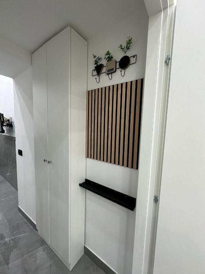 Dg Lovely Home เนเปิลส์ ภายนอก รูปภาพ
