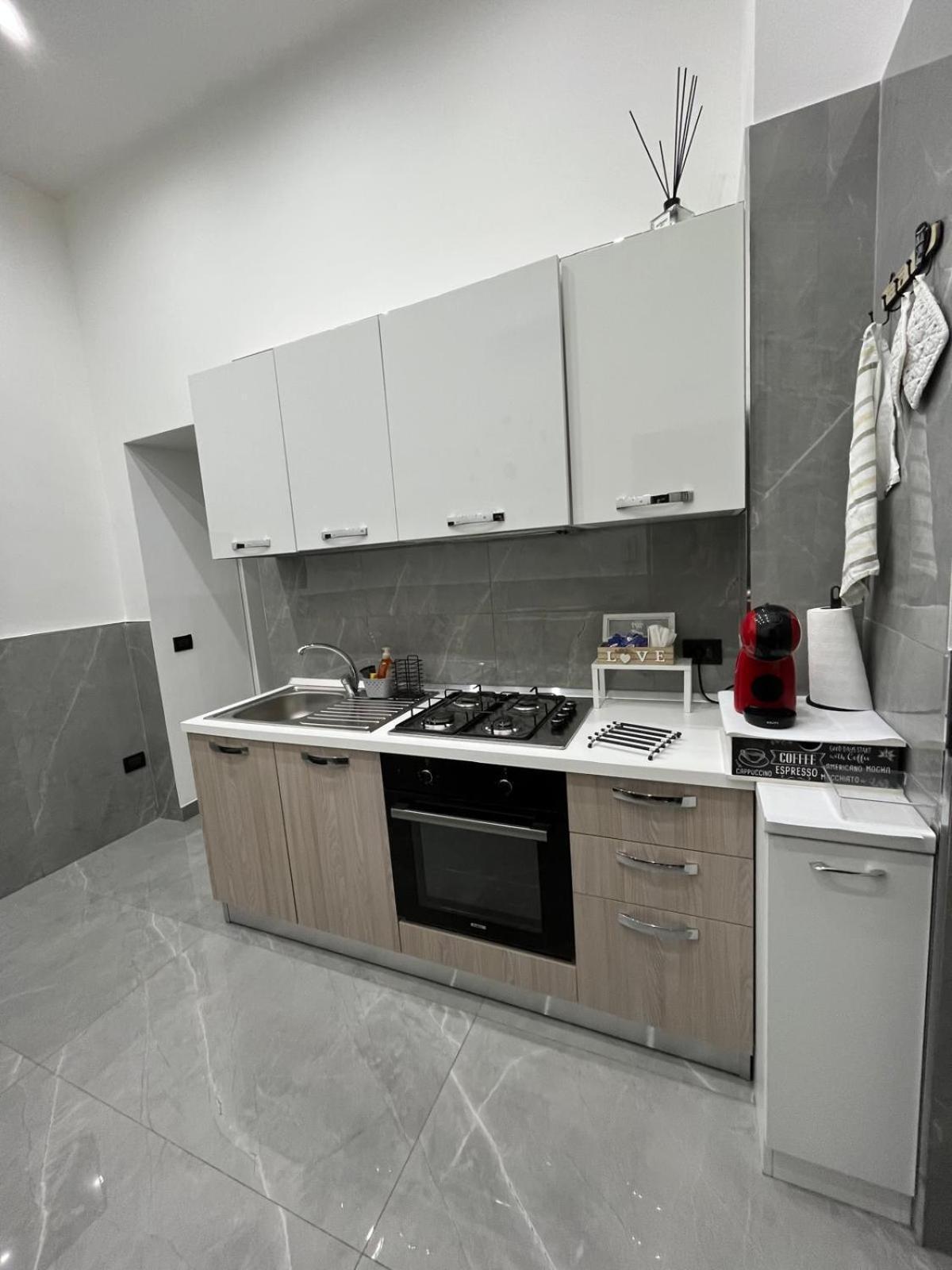 Dg Lovely Home เนเปิลส์ ภายนอก รูปภาพ