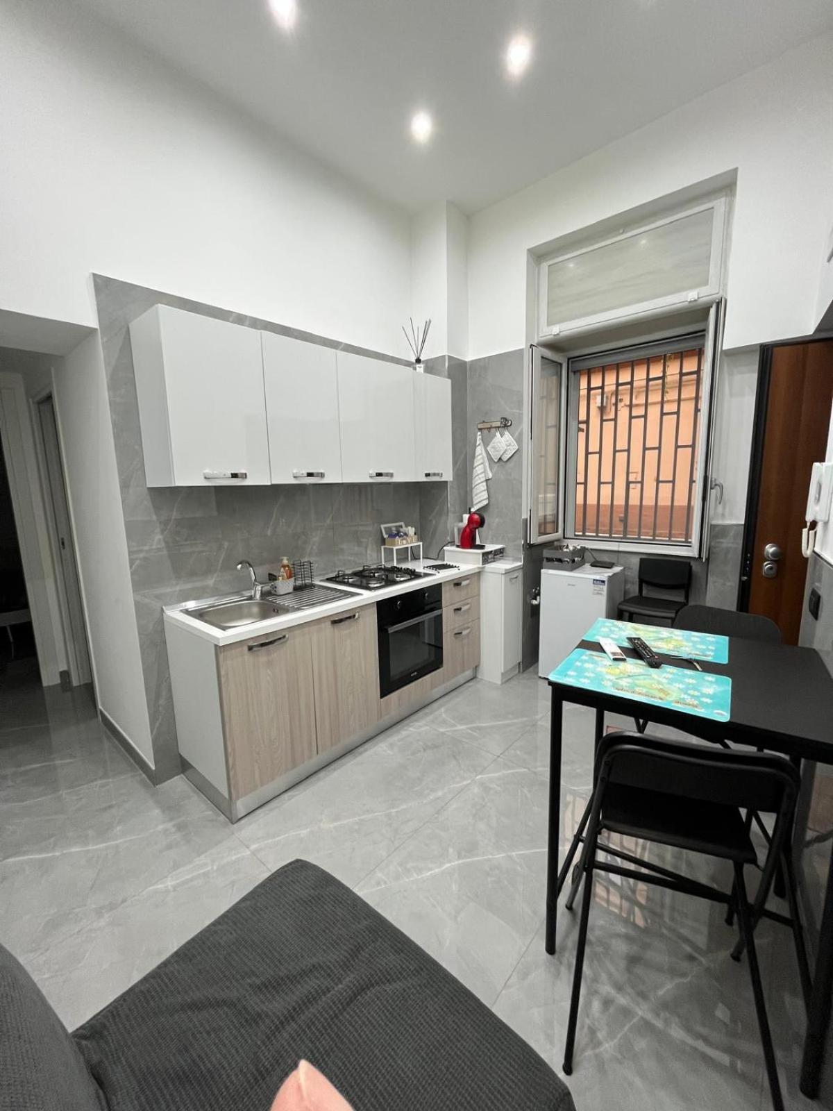 Dg Lovely Home เนเปิลส์ ภายนอก รูปภาพ
